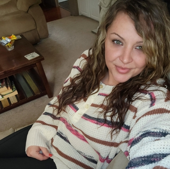 Meet your Posher, Lena - Picture 2 of 2